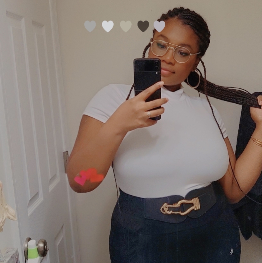 Meet your Posher, Caiyla